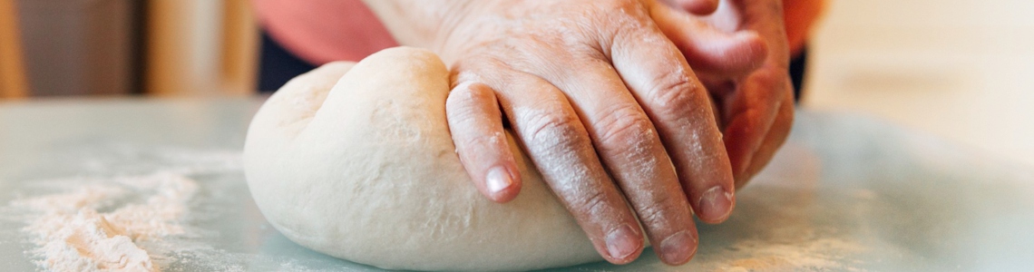 Come devo impastare a mano se non ho una impastatrice?