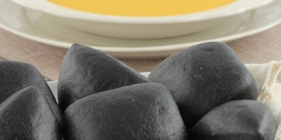 Il pane al carbone vegetale